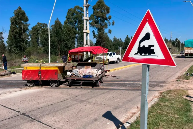 Choque entre un camión y una zorra ferroviaria en Concordia: explicaron cómo ocurrió el accidente