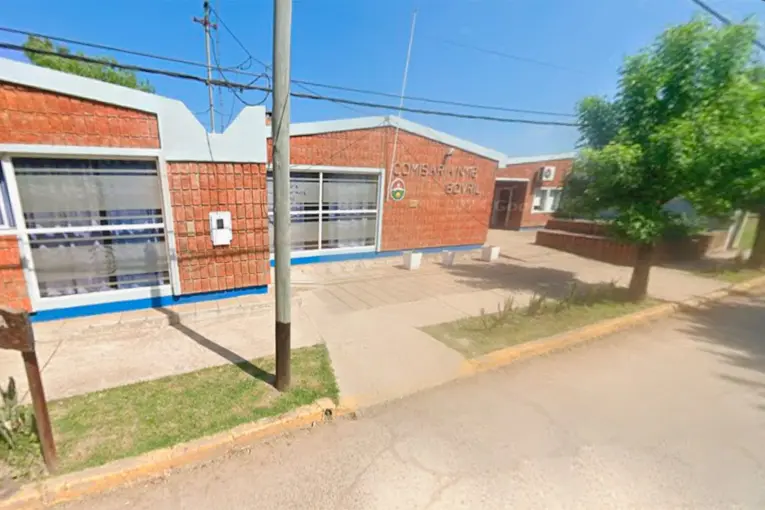 Intentó sujetar del cuello con un cable a su expareja y la golpeó: fue detenido