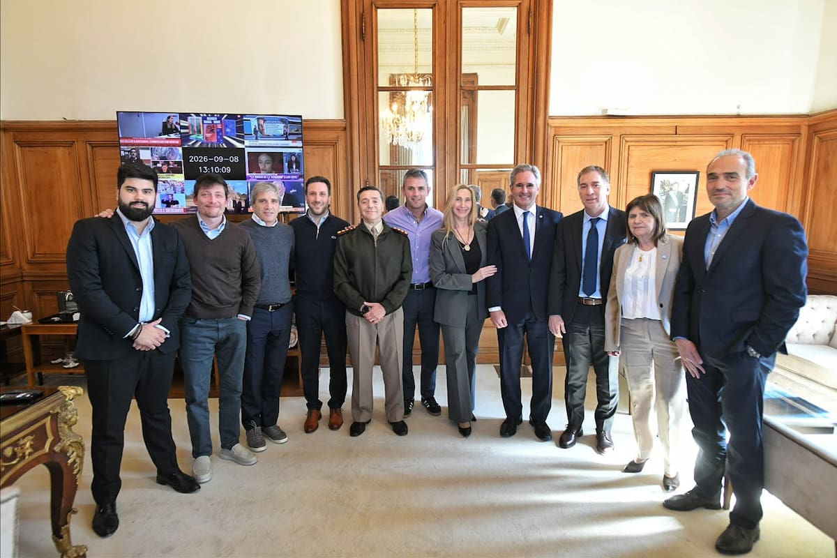 La estrategia oficial. En la antesala del viaje de Milei a Francia, el Gobierno reúne nuevamente a su mesa política