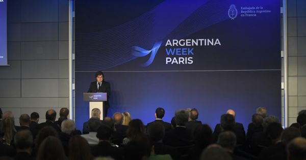 GIRA PRESIDENCIAL Milei cierra su visita a París con un premio y un evento final de la "Argentina Week"