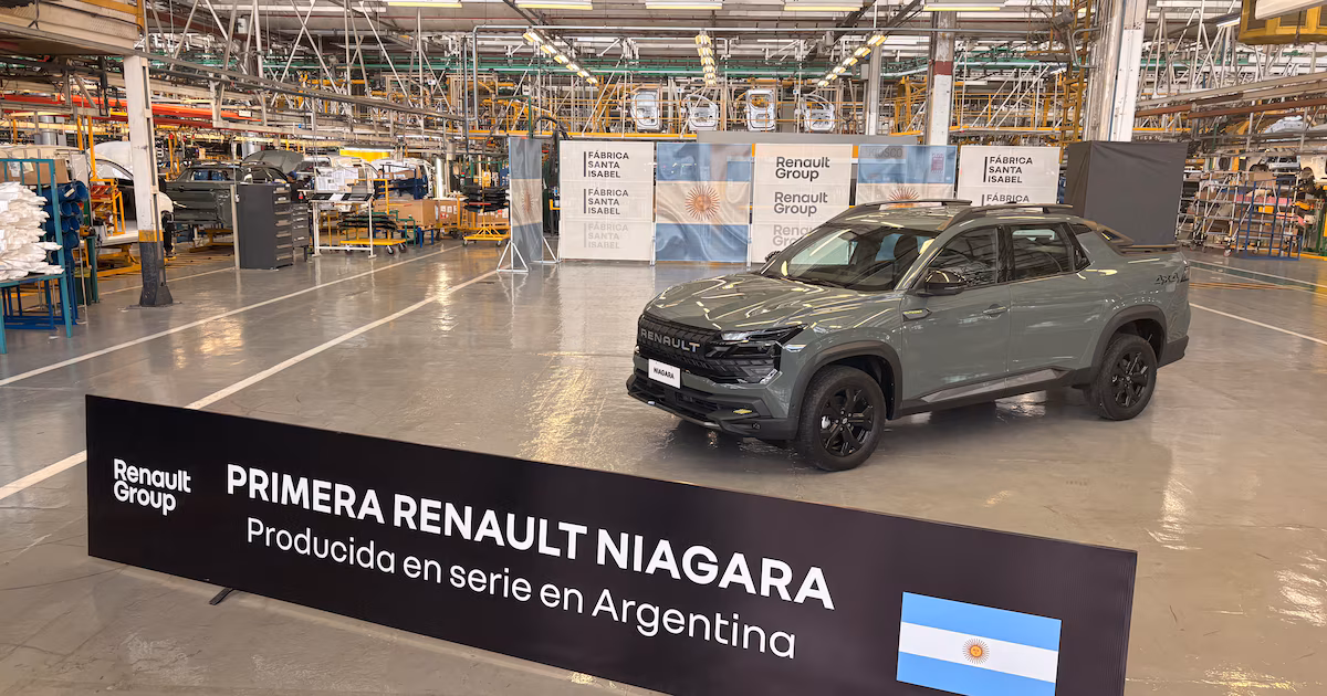 Comenzó en Córdoba la producción de la primera pick up compacta argentina: cuándo saldrá a la venta