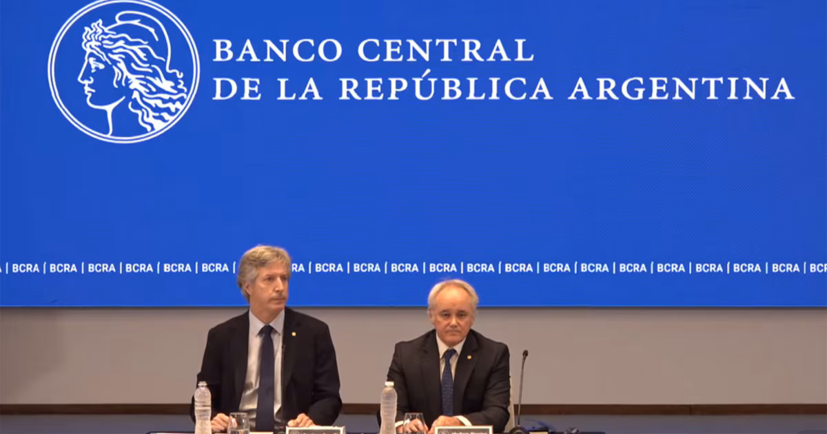 El presidente del BCRA explicó como podría usar los swap con China y EEUU en 2027 y volvió a hablar del oro: “No tenemos nada en Inglaterra”