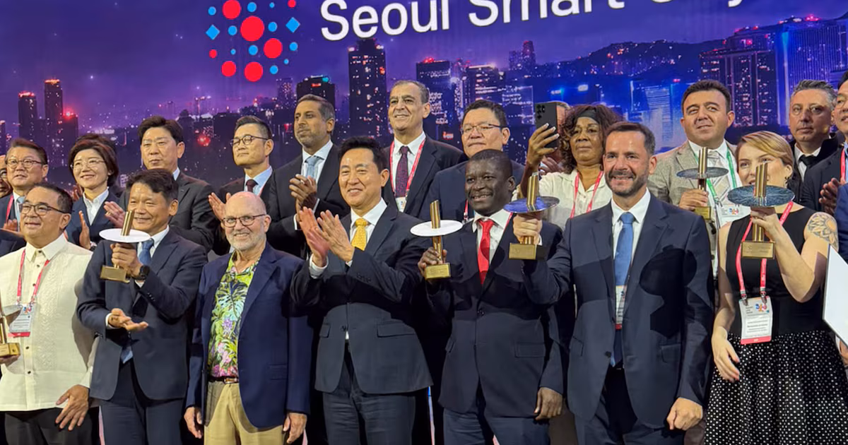 El intendente de Escobar Ariel Sujarchuk ganó el Seoul Smart City Prize en Corea del Sur