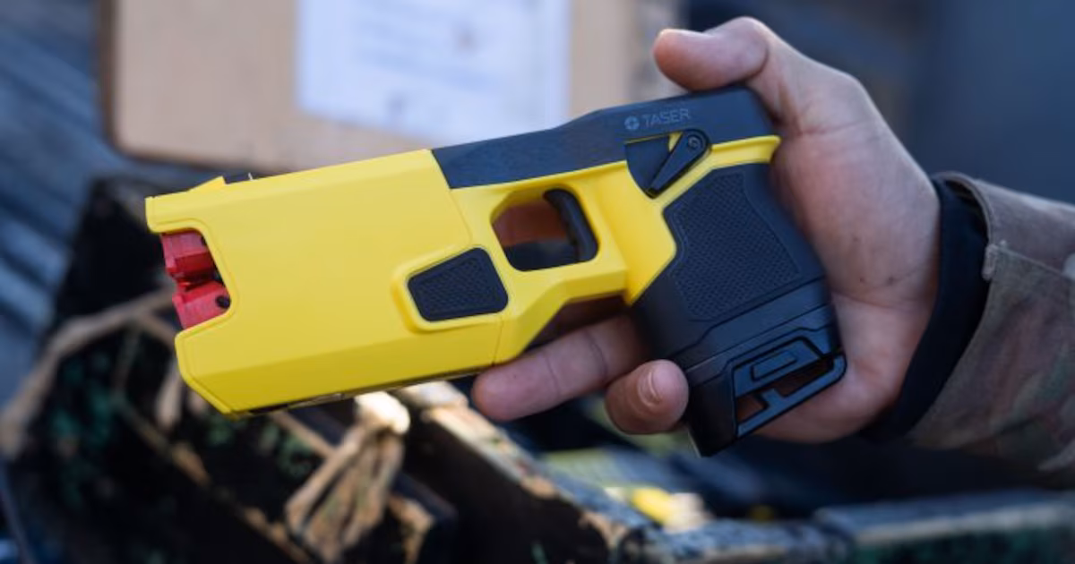 Avanza un proyecto de ley para habilitar el uso de las pistolas Taser para la Policía Bonaerense
