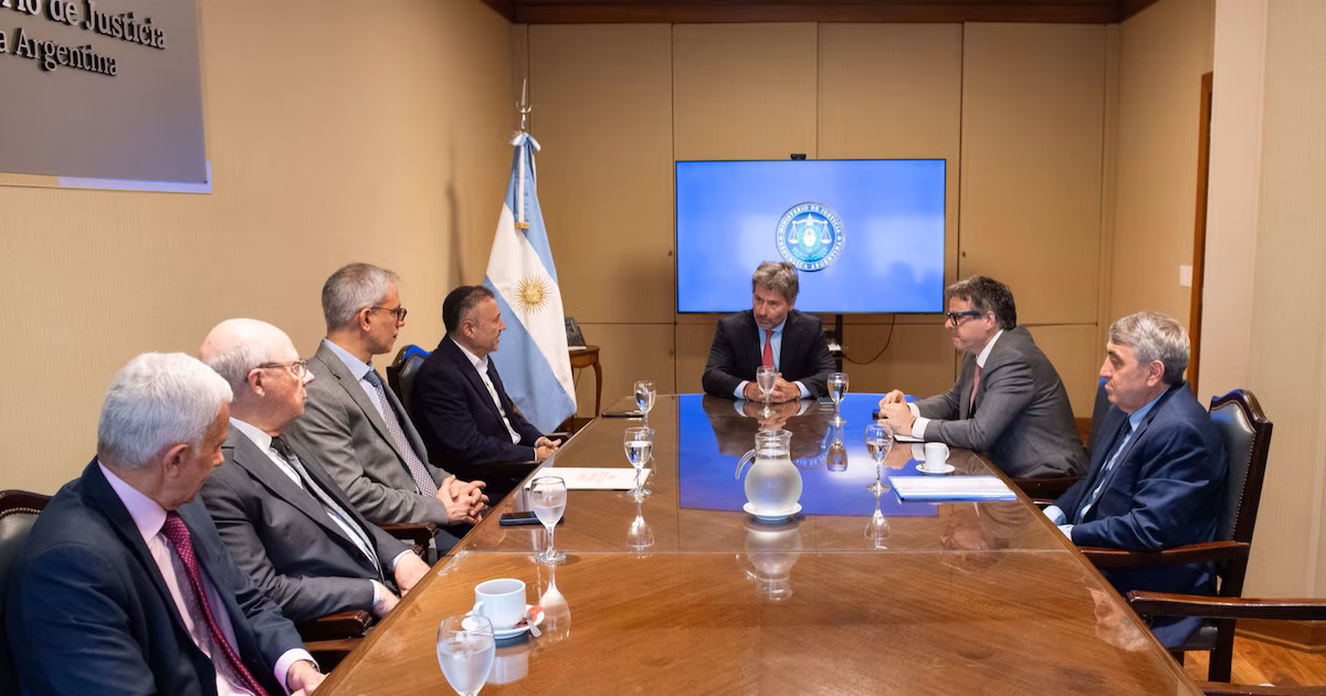 El Gobierno analiza realizar una demanda ante un organismo internacional por el atentado a la AMIA
