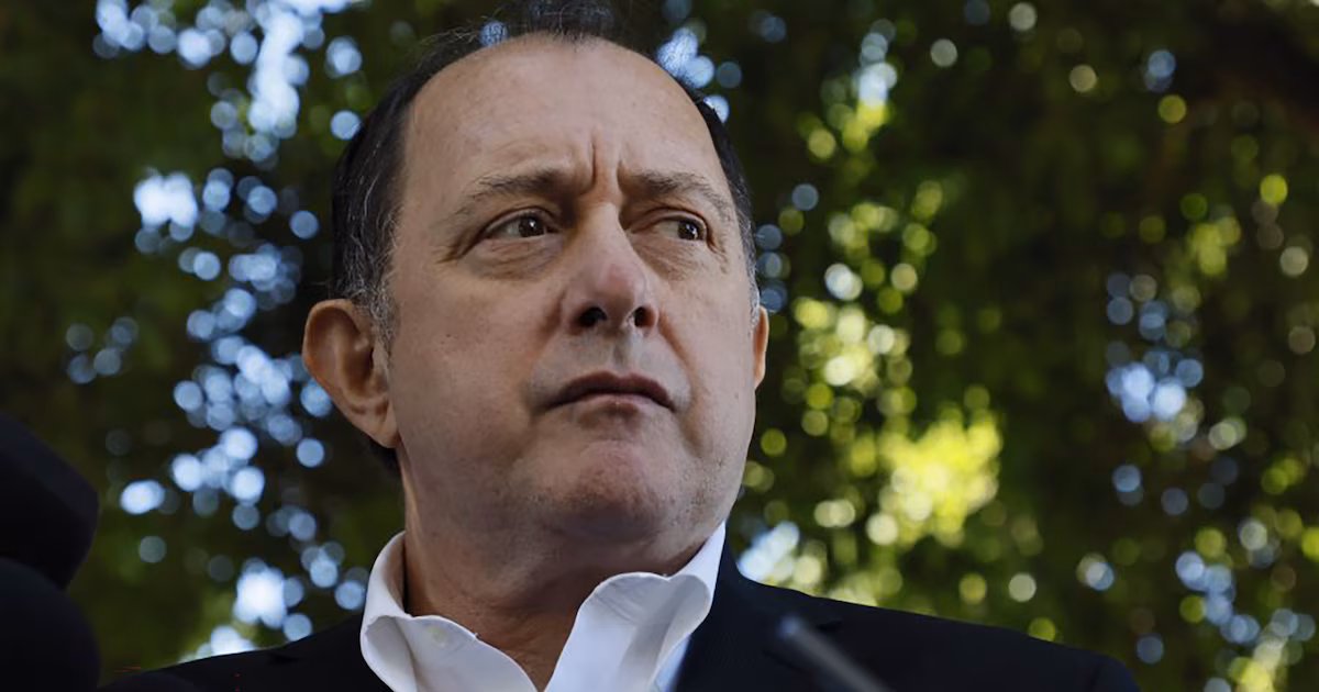 Un ministro chileno tildó de “loco” a Milei y tuvo que pedir disculpas tras las críticas de su propio espacio político
