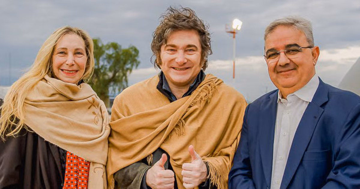 Milei encabezó un acto minero en Catamarca y evitó hablar de Flávio Bolsonaro tras aterrizar en EEUU