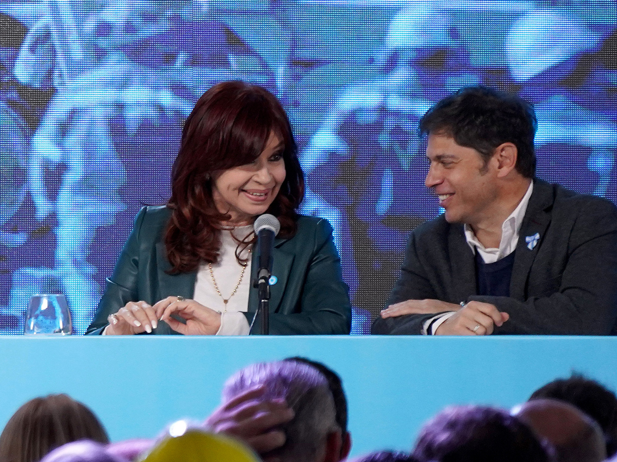 Gramáticas del poder: Axel adelanta, Cristina retrasa