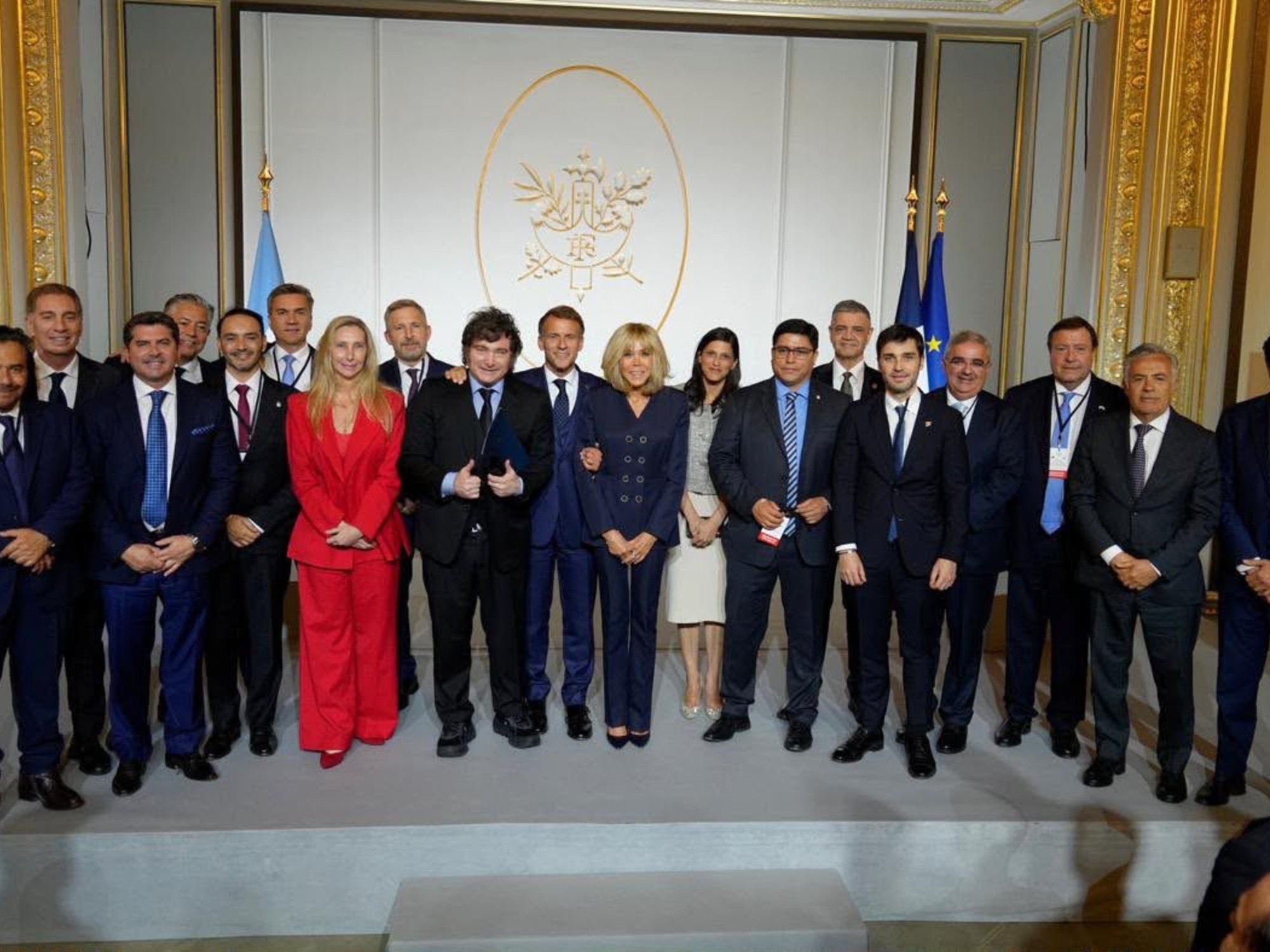 Gobernadores con acento francés y algo más: en París pidieron “aflojar hasta abril”, hablaron de “derrame” y que están bajando impuestos