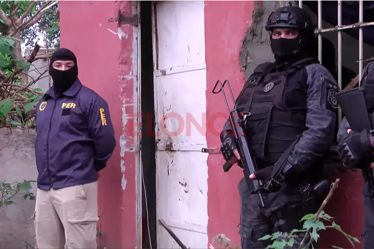 “Pretendía retomar la relación” el sujeto que amenazó con un cuchillo a una mujer y sus hijos