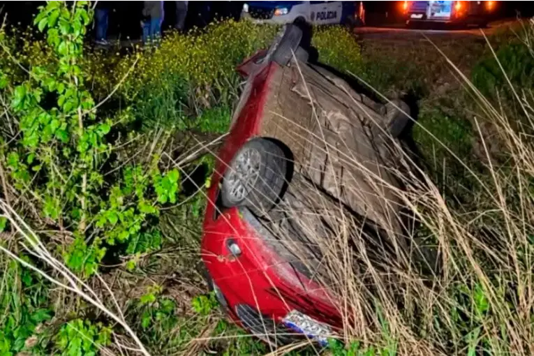 Perdió el control del auto y volcó en la Ruta 39: un ocupante fue hospitalizado