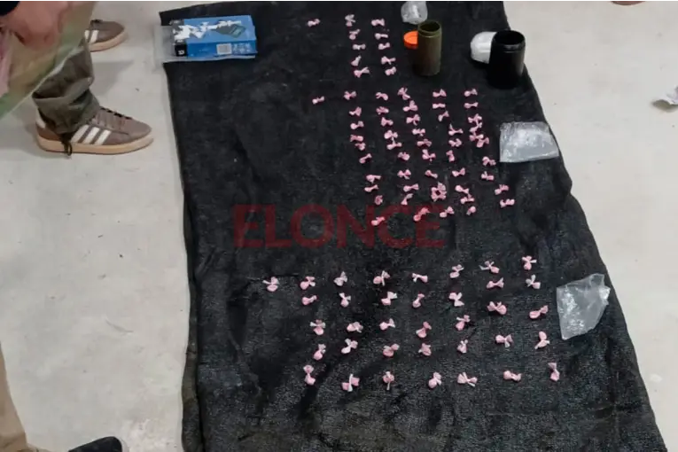 Triple allanamiento por drogas en Villa Almendral: secuestraron estupefacientes, dinero y balanzas