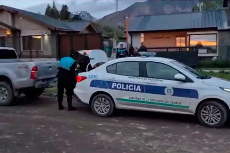 Detuvieron a un bioquímico acusado de mantener encerrados a su pareja y sus tres hijos