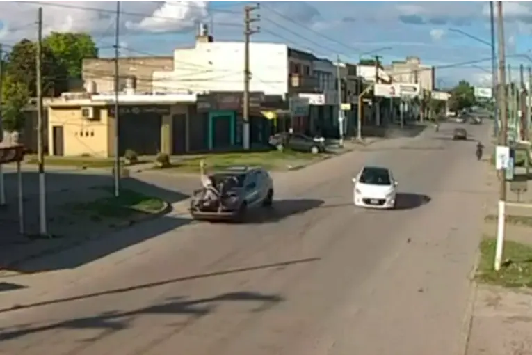 Un jubilado atropelló a un adolescente de 14 años mientras corría una picada con un Audi que acumulaba casi 80 multas