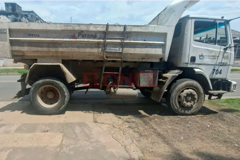 Un camión municipal chocó a un niño de 11 años que cruzaba la calle: sufrió lesiones