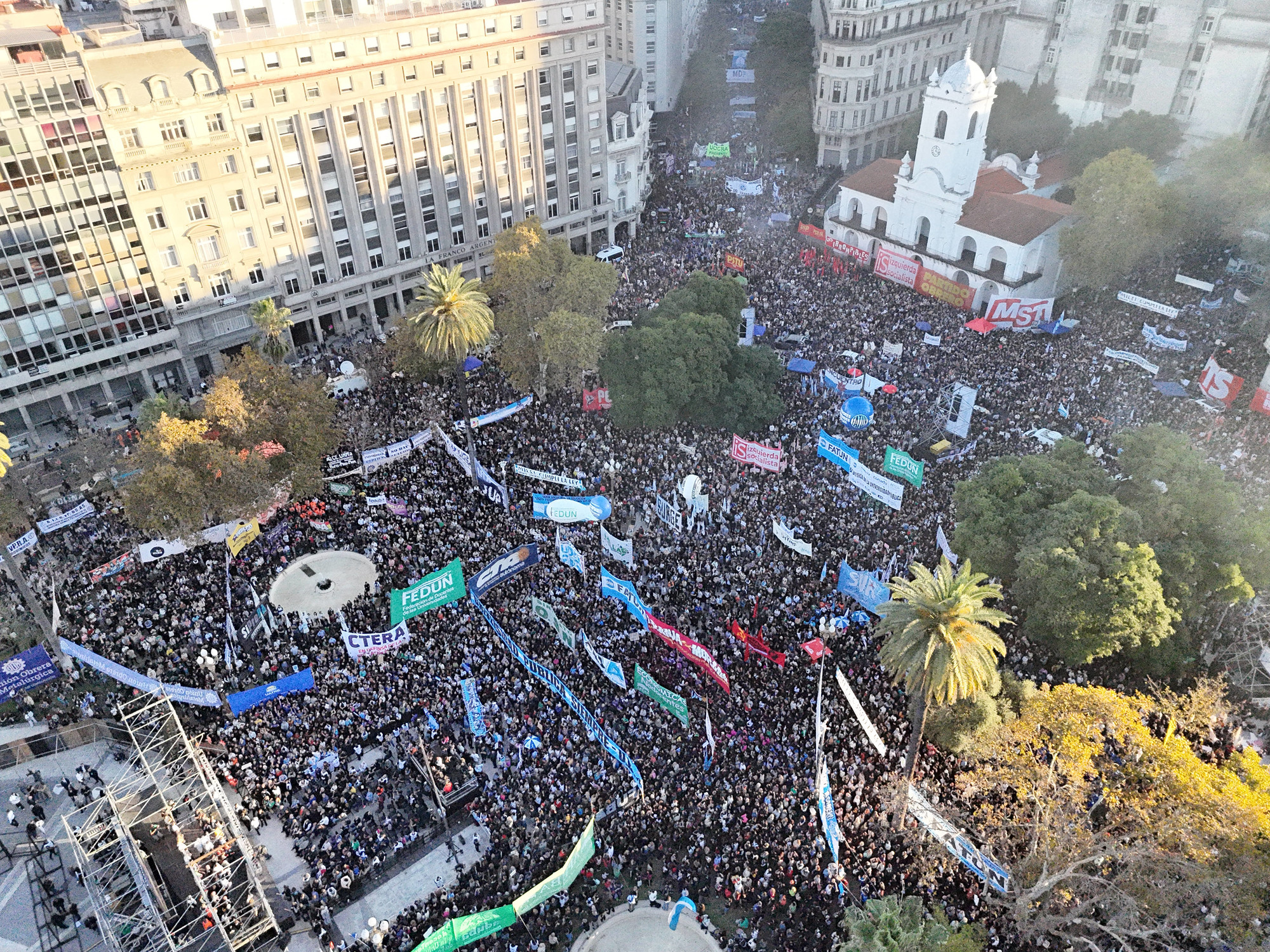 Quinta Marcha Federal Universitaria por la Ley de Financiamiento: a qué hora empieza y qué calles de Congreso estarán cortadas