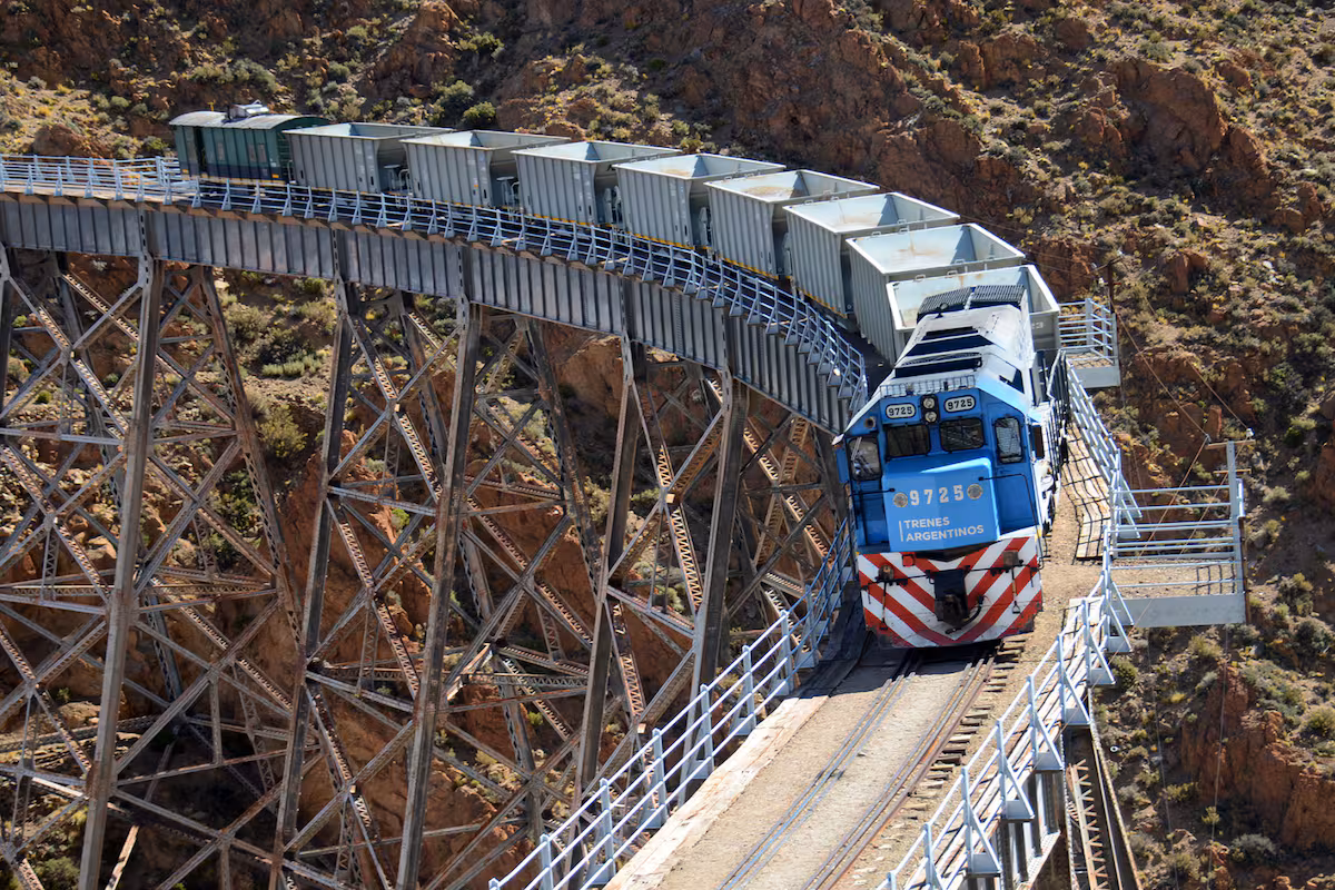 Belgrano Cargas. Fuerte reclamo del agro, la industria y la minería en una provincia por dos ramales ferroviarios clave